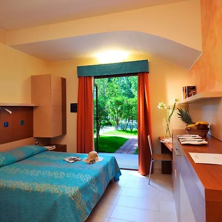 Resort Calaserena 4*