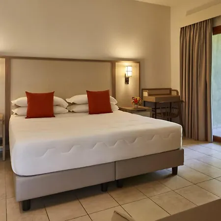 Resort Calaserena 4*