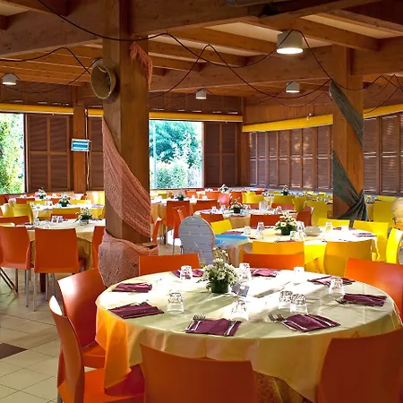 Semesteranläggning (resort) Calaserena 4*