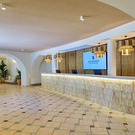 Semesteranläggning (resort) Calaserena 4*