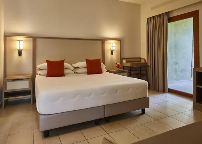 Resort Calaserena Village 4*